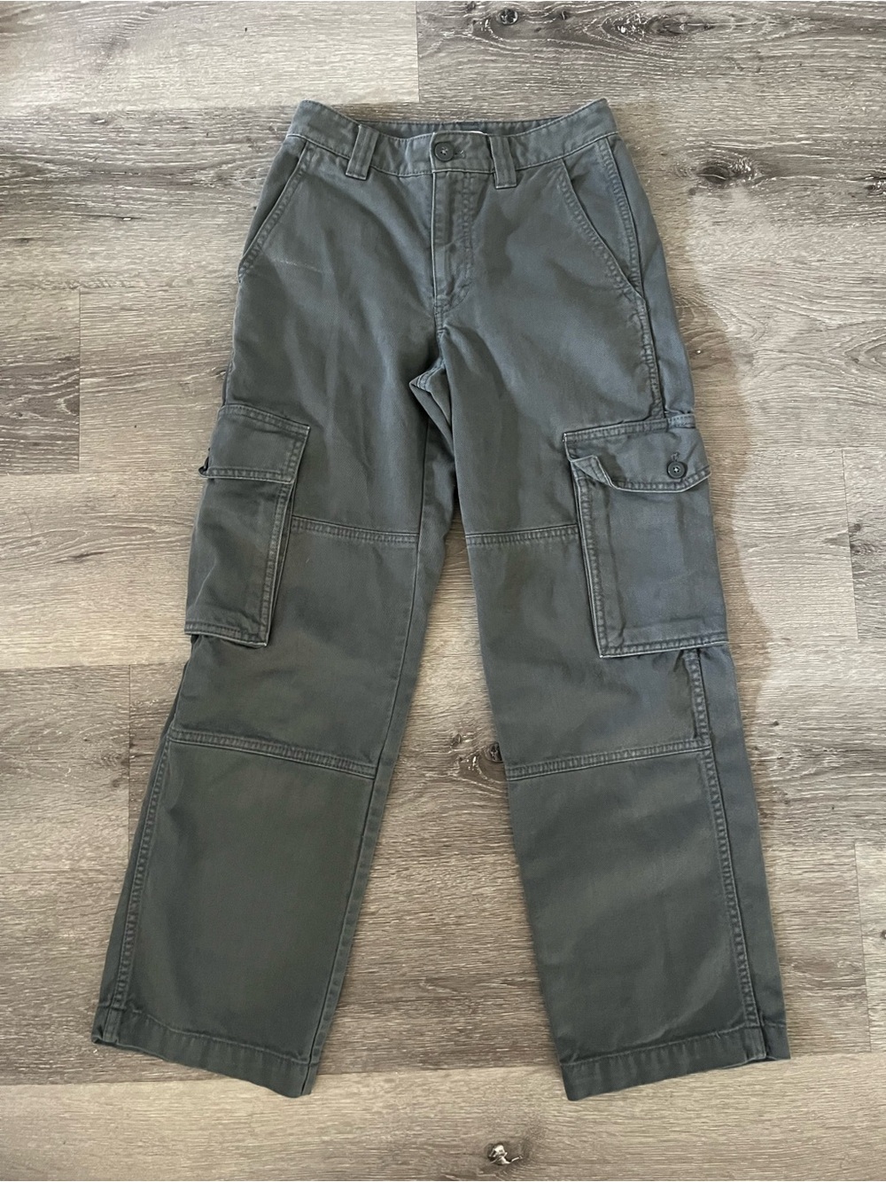 Aritzia TNA Dark Gray Cotton Troop Cargo Pants Size 00 Utility Workwear Mid Rise